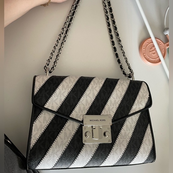 Michael Kors Bags Michael Kors Rose Medium Leather Shoulder